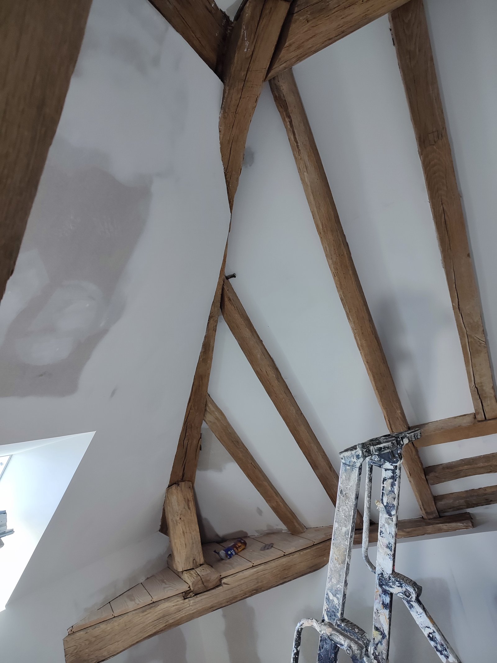 Chantier de rénovation intérieure avec isolation, placo, joints et peinture réalisé par Entreprise Guyon